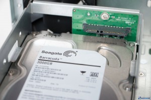 ASUSTOR-AS1002T-REVIEW-INSTAL-HDD_005