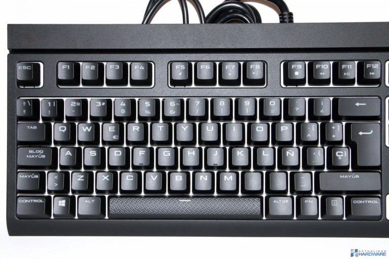 Poggiapolsi Originale Corsair Per Tastiera Da Gioco STRAFE RGB, Nero, Misura 44.5x6.3 Cm