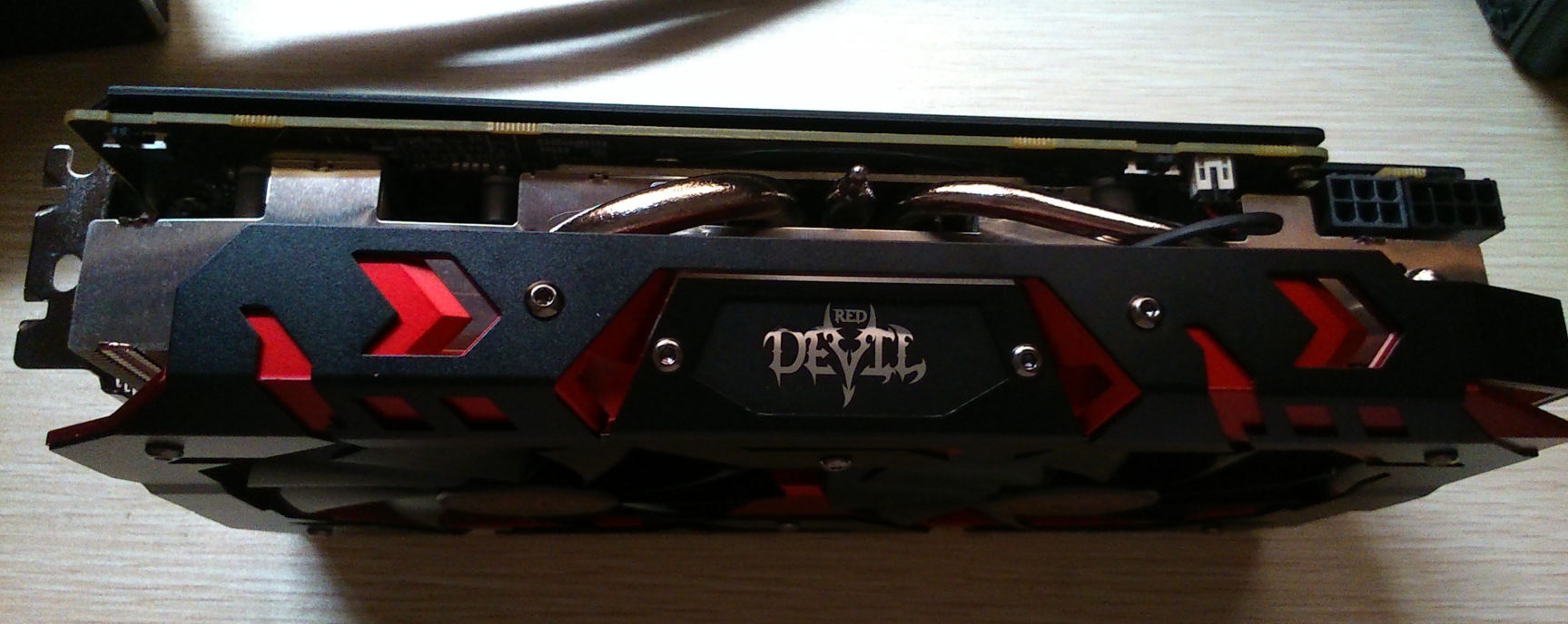 Se deja ver la PowerColor RX580 Red Devil Golden Sample